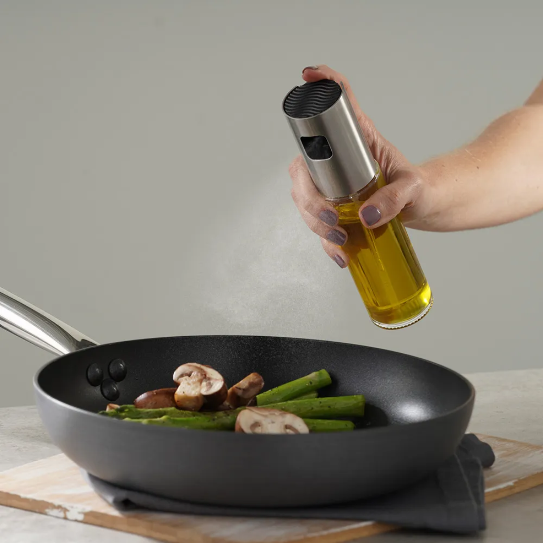 Botella Spry para Aceite  ·  Acero y Vidrio